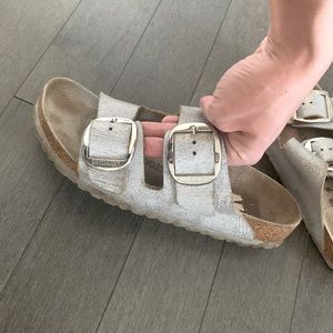 Birkenstock Women's Arizona Big Buckle Sandal (39 EU, Washed Metallic Blue)